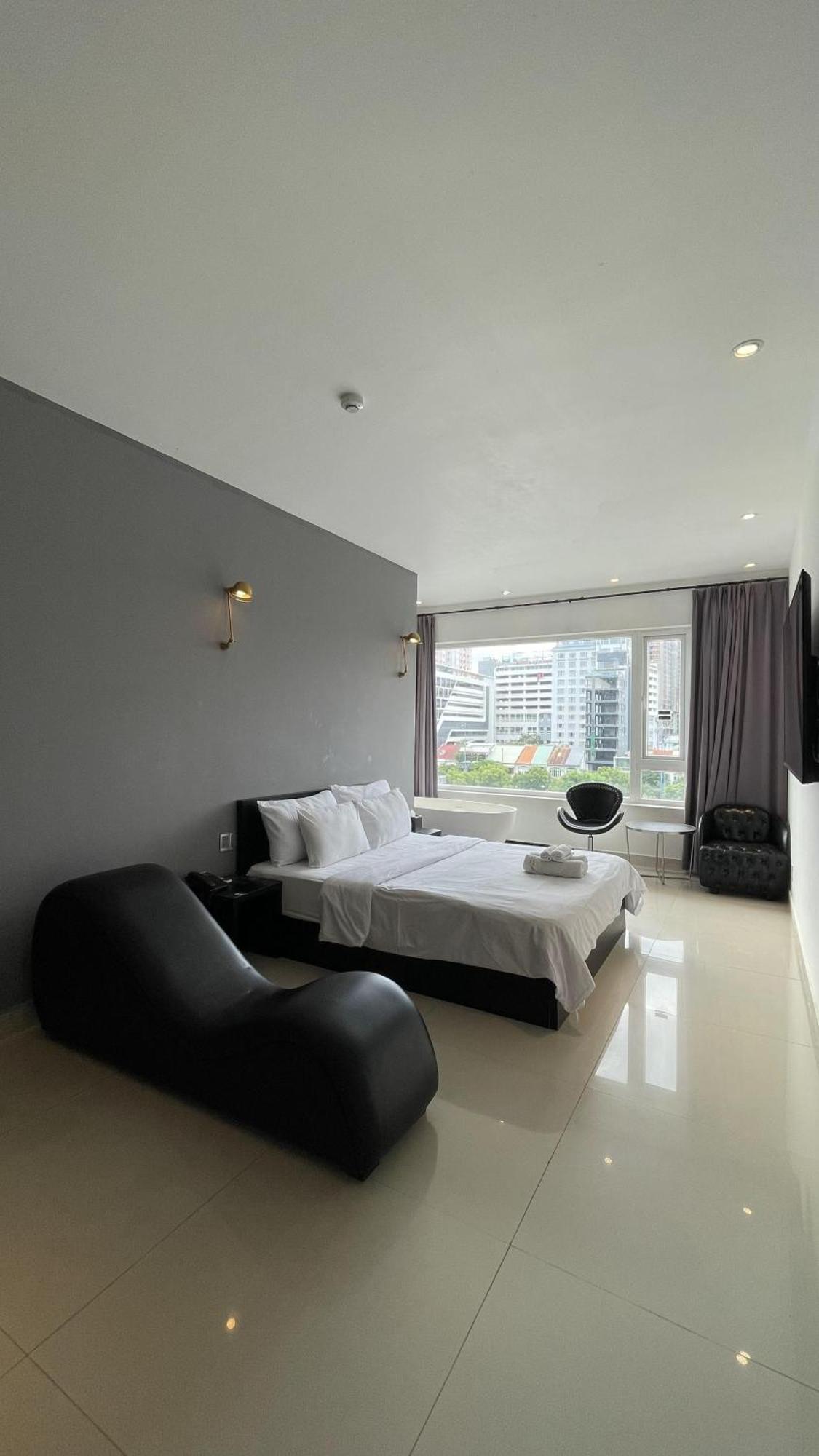 A In Hotel Riverside Ho Chi Minh City Bagian luar foto