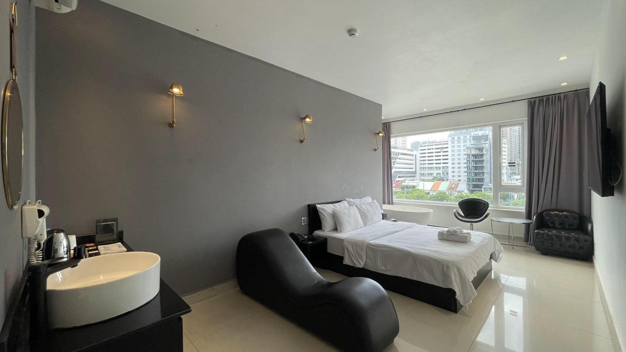 A In Hotel Riverside Ho Chi Minh City Bagian luar foto